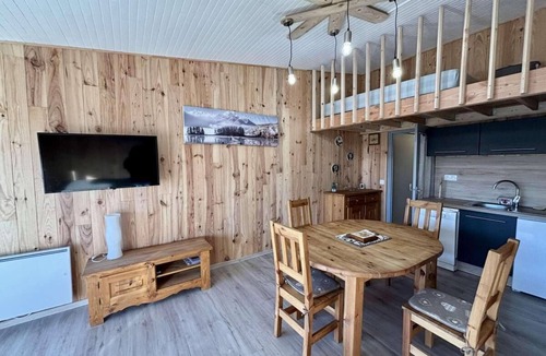Jeux Apartment | 190m from resort center, 2nd floor, balcony, tv, ski locker, 30m², Alpe d'Huez
