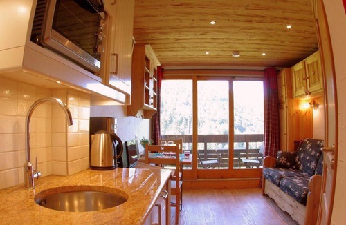 Valmorel Apartment | 1st floor, view ski slopes, balcony, tv, ski locker, 12m², Valmorel