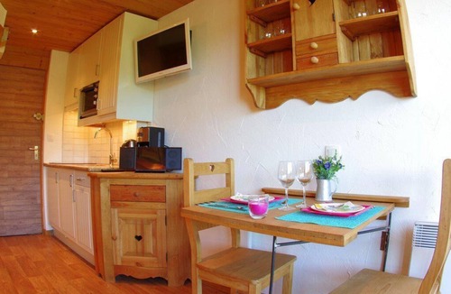 Valmorel Apartment | 1st floor, view ski slopes, balcony, tv, ski locker, 12m², Valmorel
