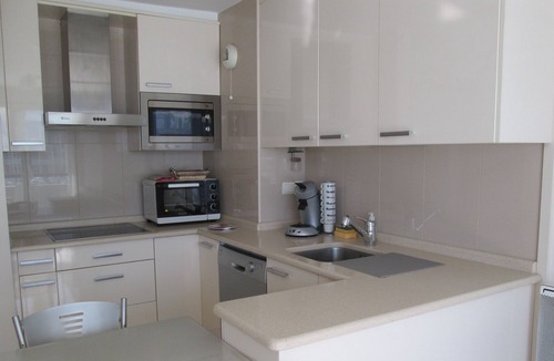 Hendaye Apartment | 2-Bedroom Apartment with Air Conditioning, Harbor View, Pool, Covered Parking, Beach 100 m Away, Spain 10 Minutes Away, Wi-Fi