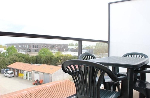 La Rochelle Apartment | 2-Bedroom Apt with Balcony La Rochelle