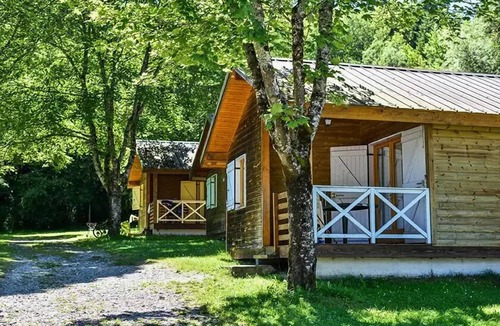 Lescheraines Ski Chalet | 2-bedroom chalet, per night—check-in from 4:00 p.m., sleeps 6