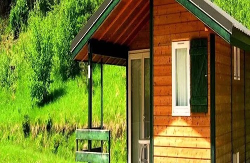 Lescheraines Ski Chalet | 2-bedroom chalet, per night—check-in from 4:00 p.m., sleeps 6