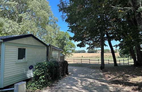 Castillonnes House | 2-Bedroom Family Mobile Home – Peaceful & Natural Setting in Castillonnès