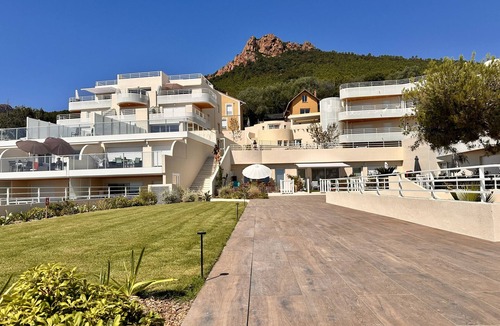 Le Trayas Apartment | 2 Bedrooms Apartment In Saint Raphael
