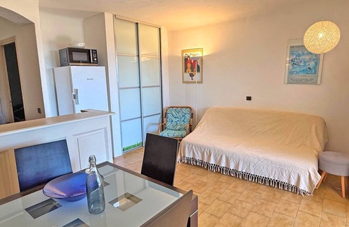 Sainte-Maxime Apartment | 2 room Apartment for 4 people - Air conditionning - Garden - Near city center - Sainte-Maxime -.