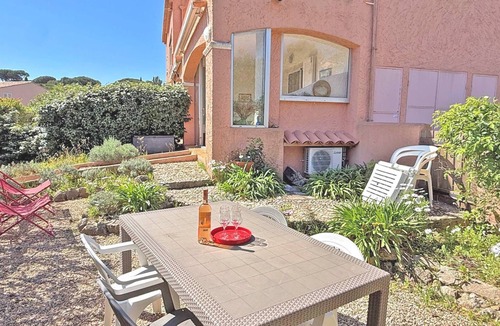Sainte-Maxime Apartment | 2 room Apartment for 4 people - Air conditionning - Garden - Near city center - Sainte-Maxime -.