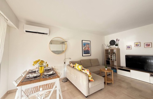 Juan-les-Pins Apartment | 2-room apartment in Juan-les-Pins, Antibes - terrace, close to the beach