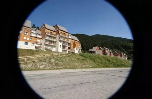 Le Pleynet Apartment | 2-ROOM CABIN SLEEPS 6