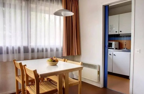 Mimizan-Plage Villa | 2-Room Vacation Rental for 4–5 People