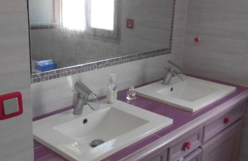 Roquefort-les-Pins Bed & Breakfast | 20 m² Bed and breakfast ∙ 2 guests