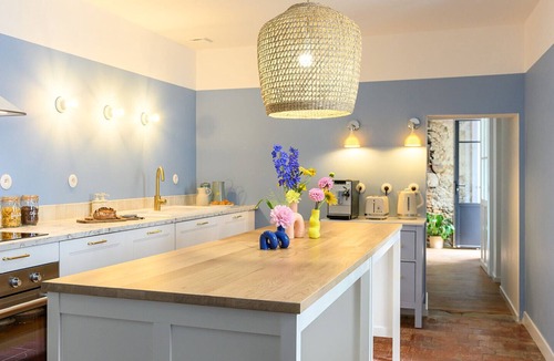 La Garnache Villa | 20 minutes from the beach, magnificent old villa sleeps 19 with garden and sauna