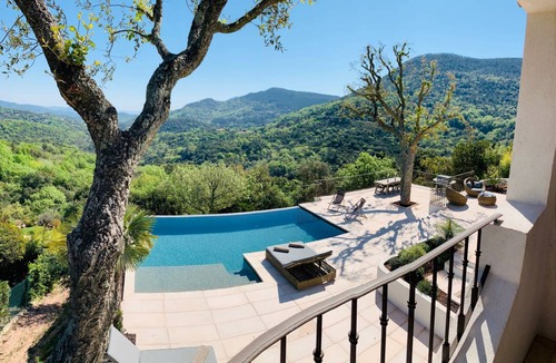 Mandelieu-La-Napoule Villa | 200 m² Villa ∙ 4 bedrooms ∙ 8 guests