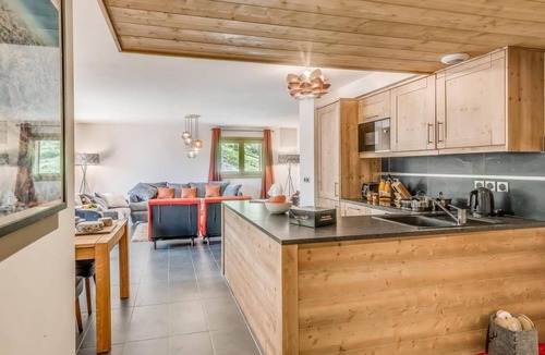 Les Boisses Apartment | 200m from resort center, 6th floor, swimming pool, sauna, hammam, balcony, fireplace or stove, tv