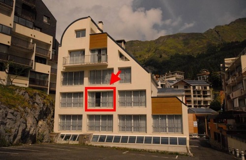 Eaux-Bonnes Apartment | 20m from resort center, 3rd floor, view ski slopes, fitness, swimming pool, sauna, tv, ski locker