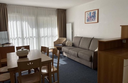 Eaux-Bonnes Apartment | 20m from resort center, 1st floor, view ski slopes, fitness, swimming pool, sauna, tv, ski locker