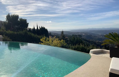 Aspremont House | 220 m² House ∙ 3 bedrooms ∙ 8 guests