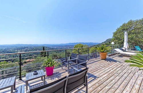Magagnosc Villa | 236 m² Villa ∙ 5 bedrooms ∙ 9 guests