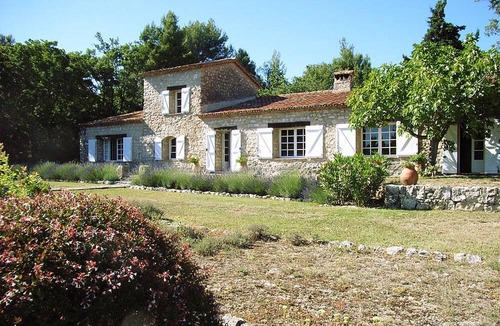 Saint-Cezaire-sur-Siagne House | 250 m² House ∙ 3 bedrooms ∙ 6 guests