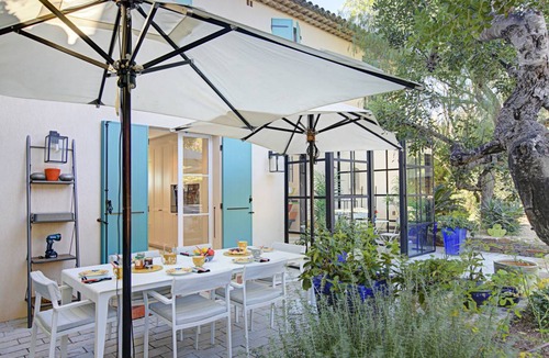 Guerrevieille Resort | 2500 m² Luxury rental ∙ 5 bedrooms ∙ 10 guests