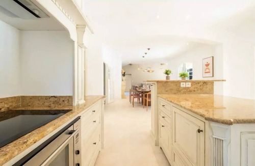 Roquefort-les-Pins Villa | 280m2 jewel and infinity pool in absolute calm