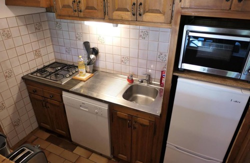Le Bettex Apartment | 2nd floor, view mountain, balcony, parking, tv, 65m², Saint Gervais