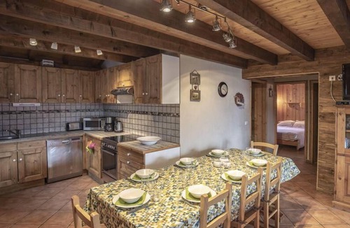 Saint-Marcel Apartment | 2nd floor, sauna, balcony, fireplace or stove, parking, tv, ski locker, 115m²