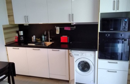 La Bocca Nord Apartment | 2p air-conditioned apartment in quiet residence with small garden