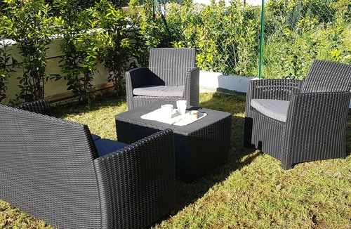 La Bocca Nord Apartment | 2p air-conditioned apartment in quiet residence with small garden