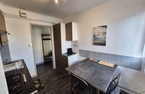 Les Sablettes Apartment | 3 Bedroom Apartment, Sea View, walk to all