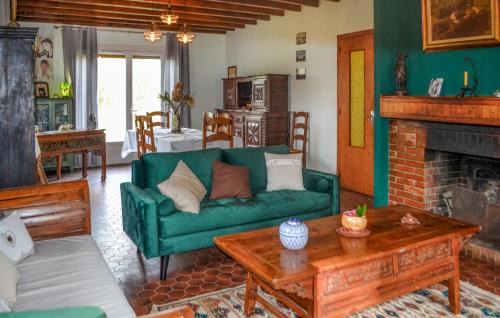 Saint-Saud-Lacoussiere House | 3 Bedroom Stunning Home In Saint Saud Lacoussière
