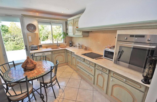 Bagnols-en-Foret House | 3 bedroom nice home in Bagnols en Forêt