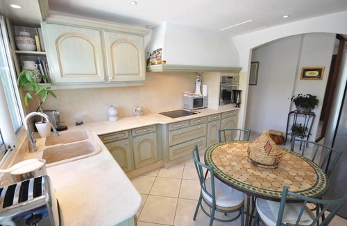 Bagnols-en-Foret House | 3 bedroom nice home in Bagnols en Forêt