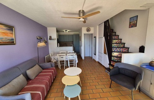 Saint-Mandrier-sur-Mer Apartment | 3 bedrooms, WiFi, swimming pools, tennis court