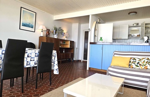 Saint-Gilles-Croix-de-Vie Apartment | 3-room apartment with balcony and beach access - sleeps 7