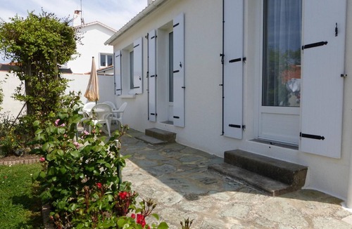 Saint-Gilles-Croix-de-Vie House | 3-room house near beach with garden
