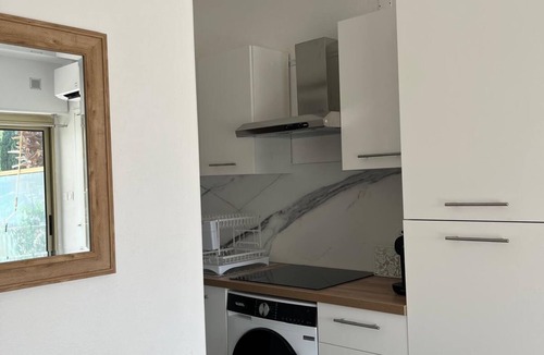 Mandelieu-la-Napoule Beach Apartment | 3-room apartment with pool 5 minutes walk from the beach and all amenities!