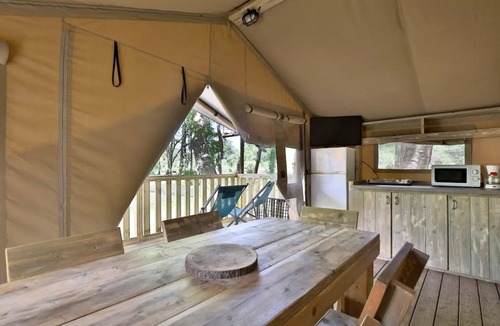 Saint-Paul-les-Dax Cabin | 3-Room Safari Lodge for 5 People + TV