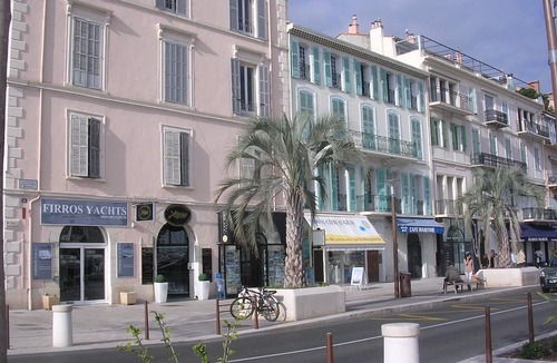 Cannes Old Town Apartment | 3 rooms, 91 m2, sea front, for 6 people, classified 3 *