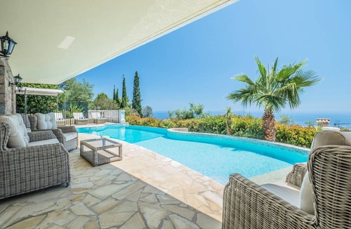 Le Trayas Villa | 300 m² Villa ∙ 4 bedrooms ∙ 8 guests