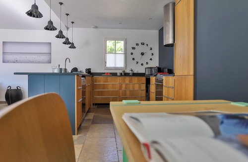 La Couarde-sur-Mer Villa | 300 metres from beach & restaurants, a brand new modern villa with heated pool