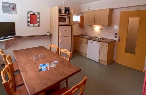 Lelex Apartment | 300m from resort center, swimming pool, parking, ski locker, 32m², Lélex