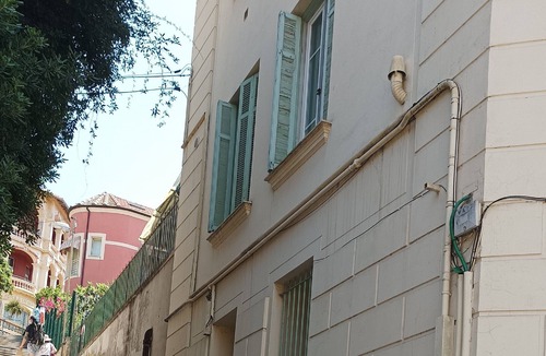 Menton Apartment | 3min walk BEACHES, PARKING Town Hall, Pedestrian street Quiet 42 m2 CLIM 3p max