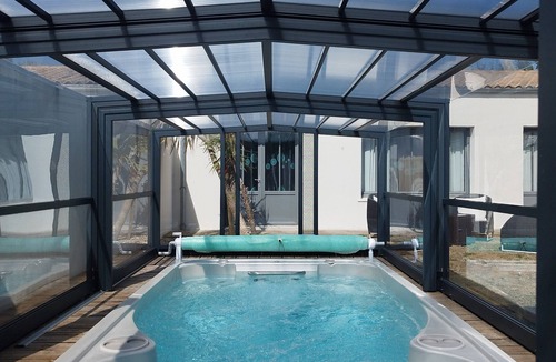 Aytre Villa | 4* villa with indoor swimming spa, billiards