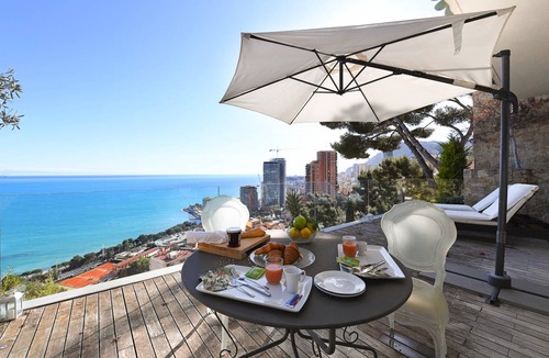 Roquebrune-Cap-Martin Villa | 40 m² Villa ∙ 1 bedroom ∙ 2 guests