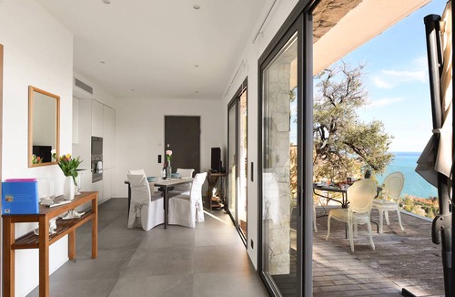 Roquebrune-Cap-Martin Villa | 40 m² Villa ∙ 1 bedroom ∙ 2 guests