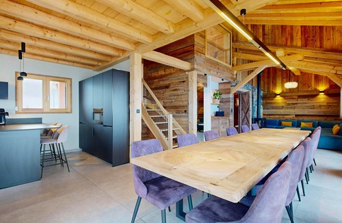 Le Corbier Ski Chalet | 5* Chalet with Spa and Jacuzzi · 15 guests · ski-in/ski-out · private parking