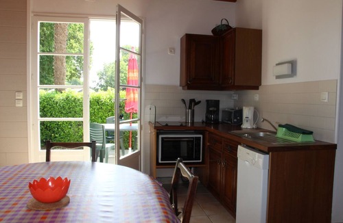Breuillet House | 5 minutes from beaches country house with children's play area