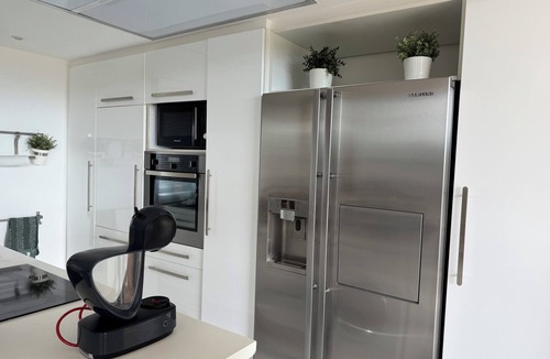 La Bocca Nord Apartment | 5 mm from the sea! Luxury air-conditioned accommodation, sea view, swimming pool, tennis court.