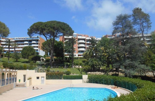 La Bocca Nord Apartment | 5 mm from the sea! Luxury air-conditioned accommodation, sea view, swimming pool, tennis court.